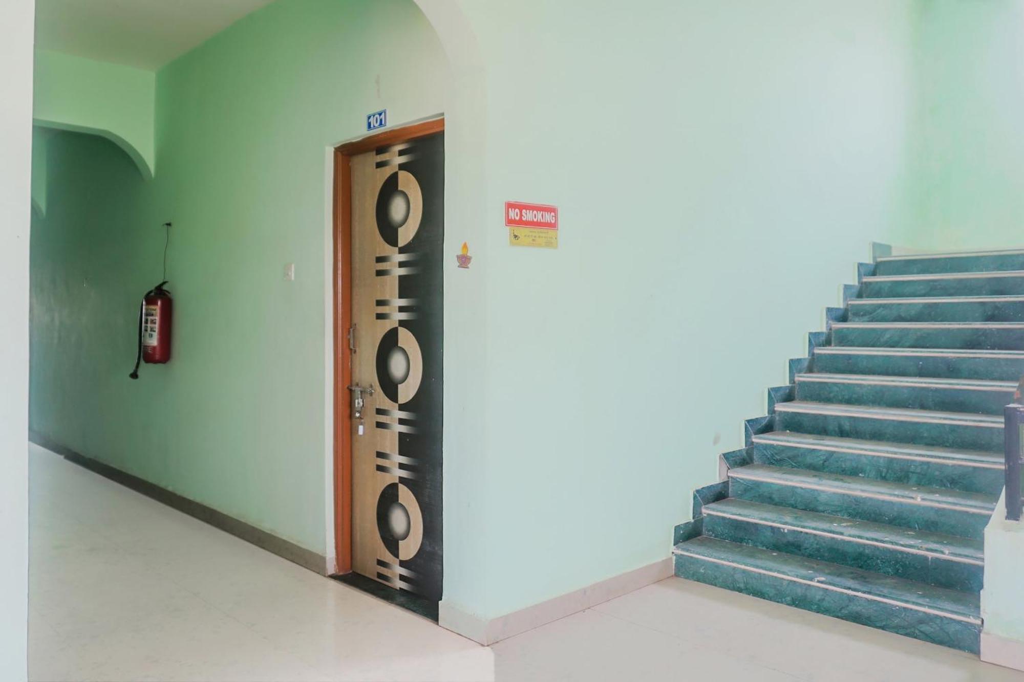 Spot On 79676 Hote Kinara Lodging And Restaurant Daund Exterior photo